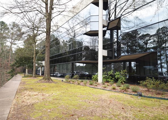 Westlake Corporate Park | Redding Building: 1701 Centerview Dr, Little Rock, AR 72211